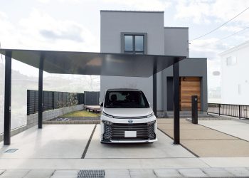 Dự án thi công lắp đặt mái che carport Lixil SC đồng bộ ngoại thất tại thành phố Hồ Chí Minh nâng tầm mặt tiền biệt thự